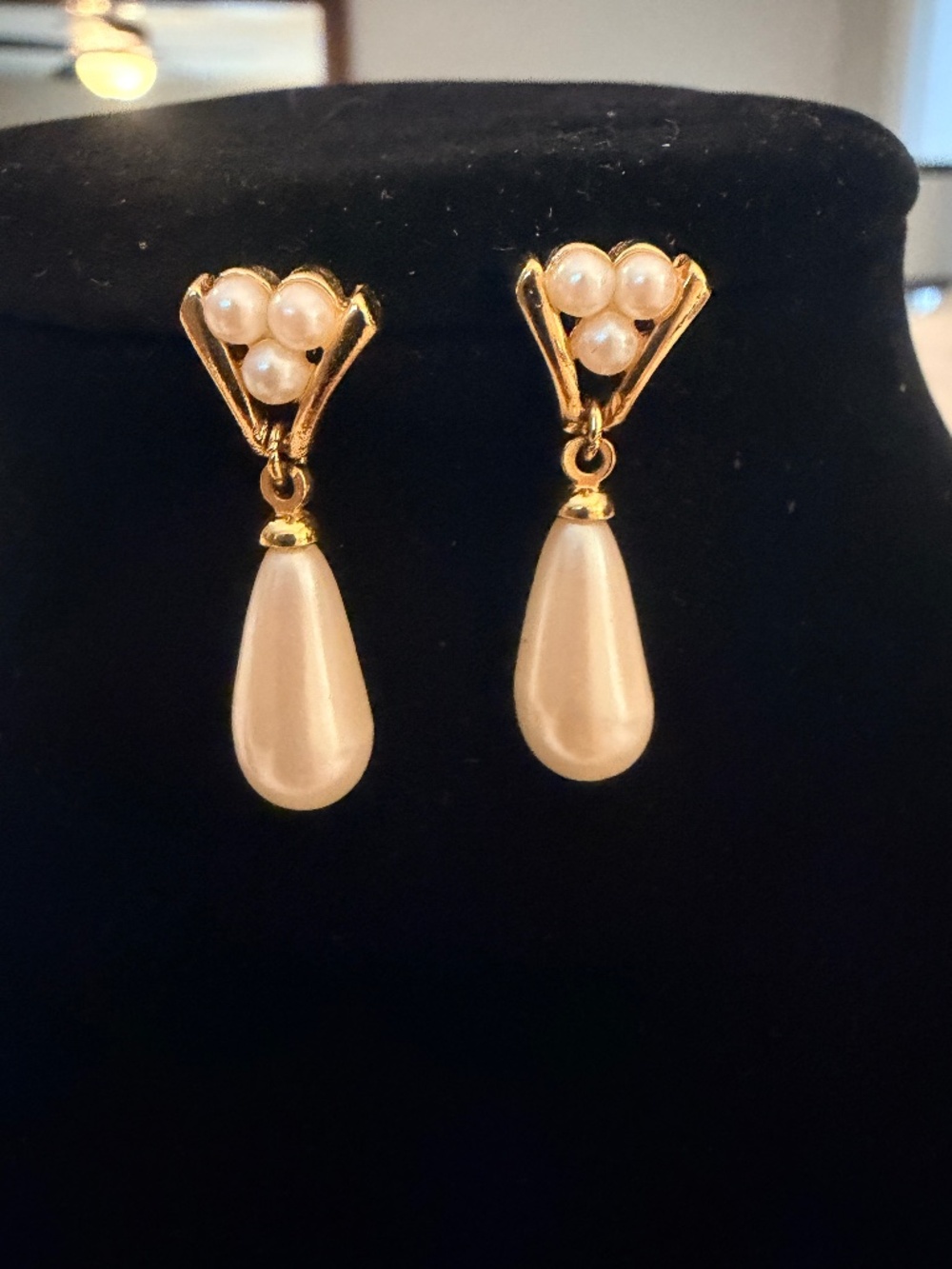 Vintage Marvella Cluster Triple Seed Pearl & Teardrop Bridal Dangle Earring 29mm